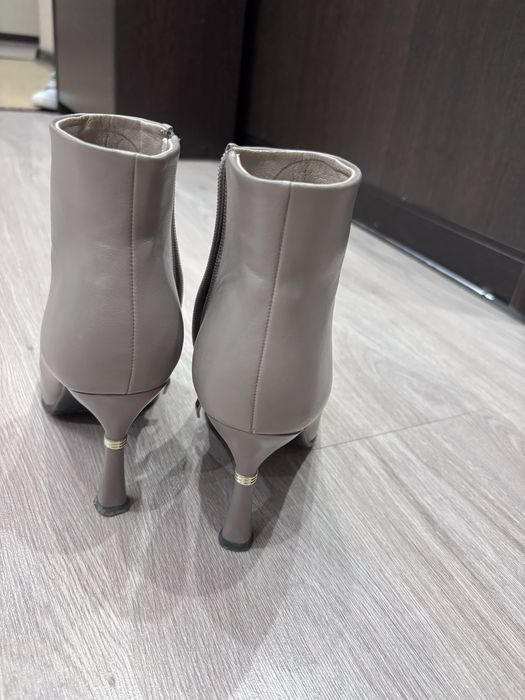 С а п о г и  ж е н с к и е б о т и л ь о н ы р 3 6