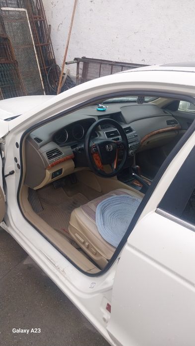 Honda accord sotiladi  2008 yil 2.4 atmasferni mator