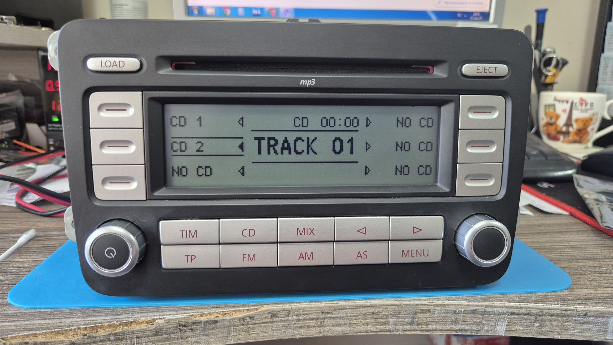Оригинално радио vw rcd500 mp3 - vw 6 disk changer +  code! Rcd 300