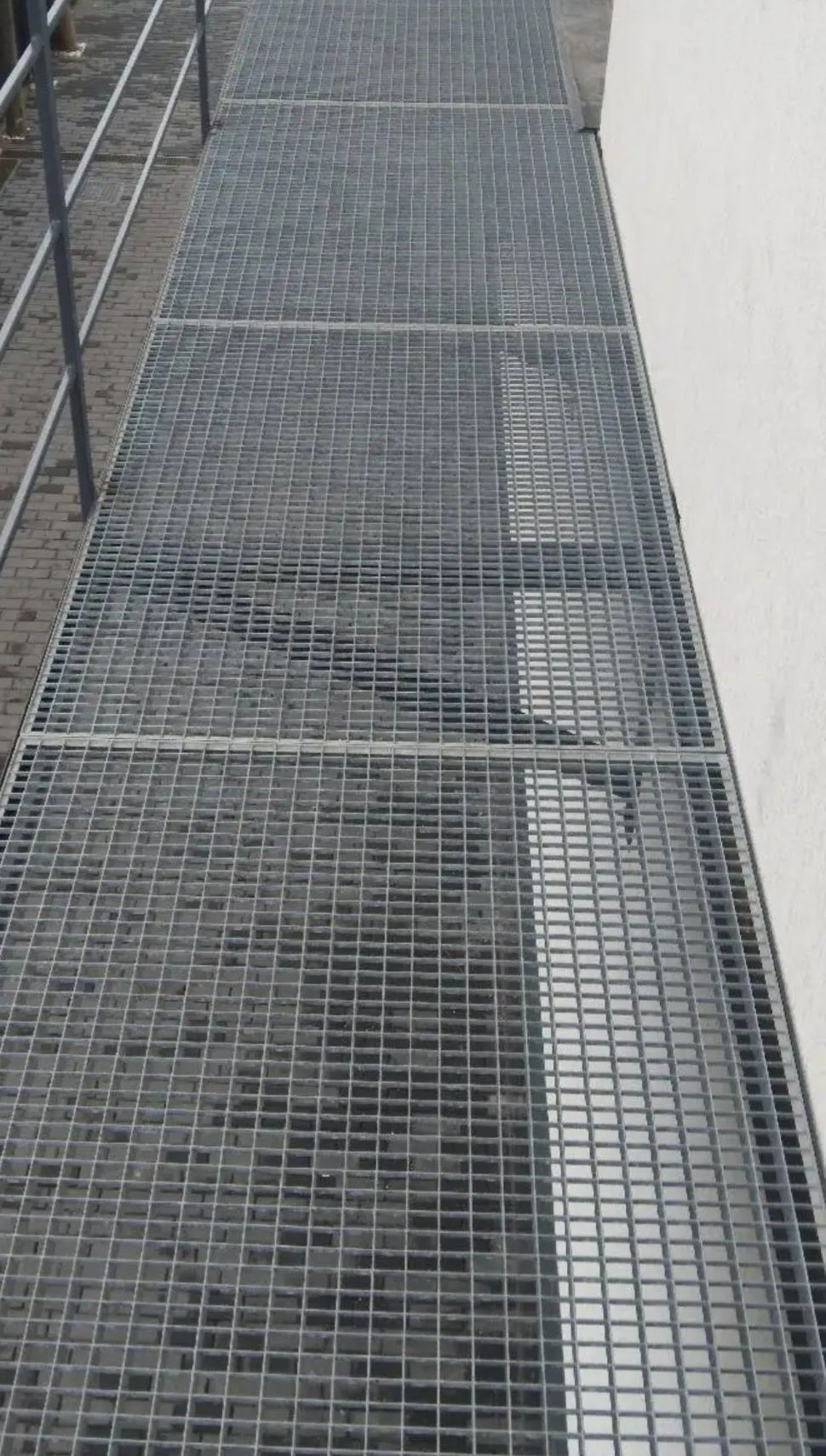 Scari exterioare de isu