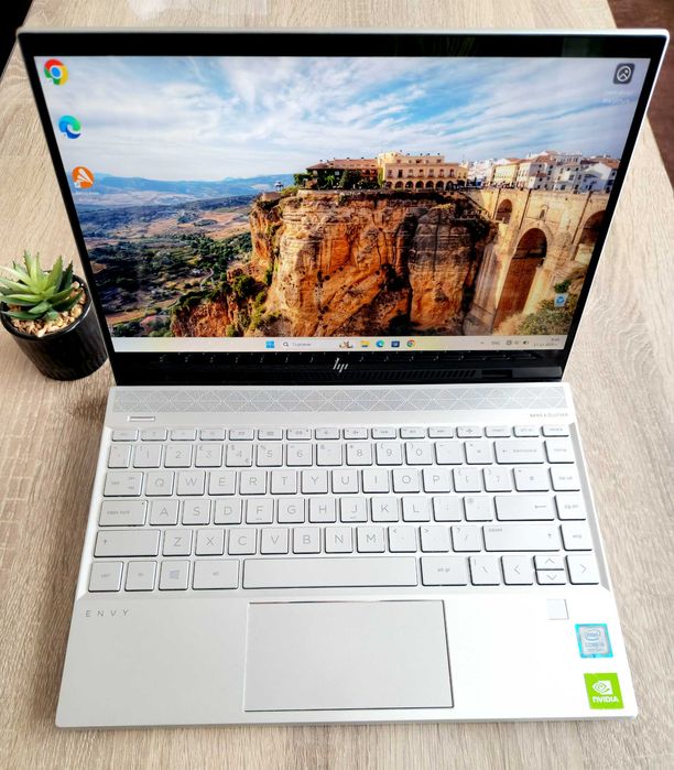 Лаптоп HP Envy 13 i5 8gen / 8GB RAM / 256GB БЕЗПЛАТНА ДОСТАВКА!
