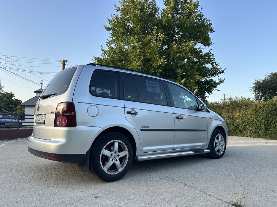 Volkswagen Touran 7 locuri, 1.9 TDI, 2009