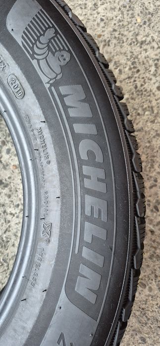 4 anvelope iarna Michelin 235/60/17,dot 2019.Pretul este pe bucata.