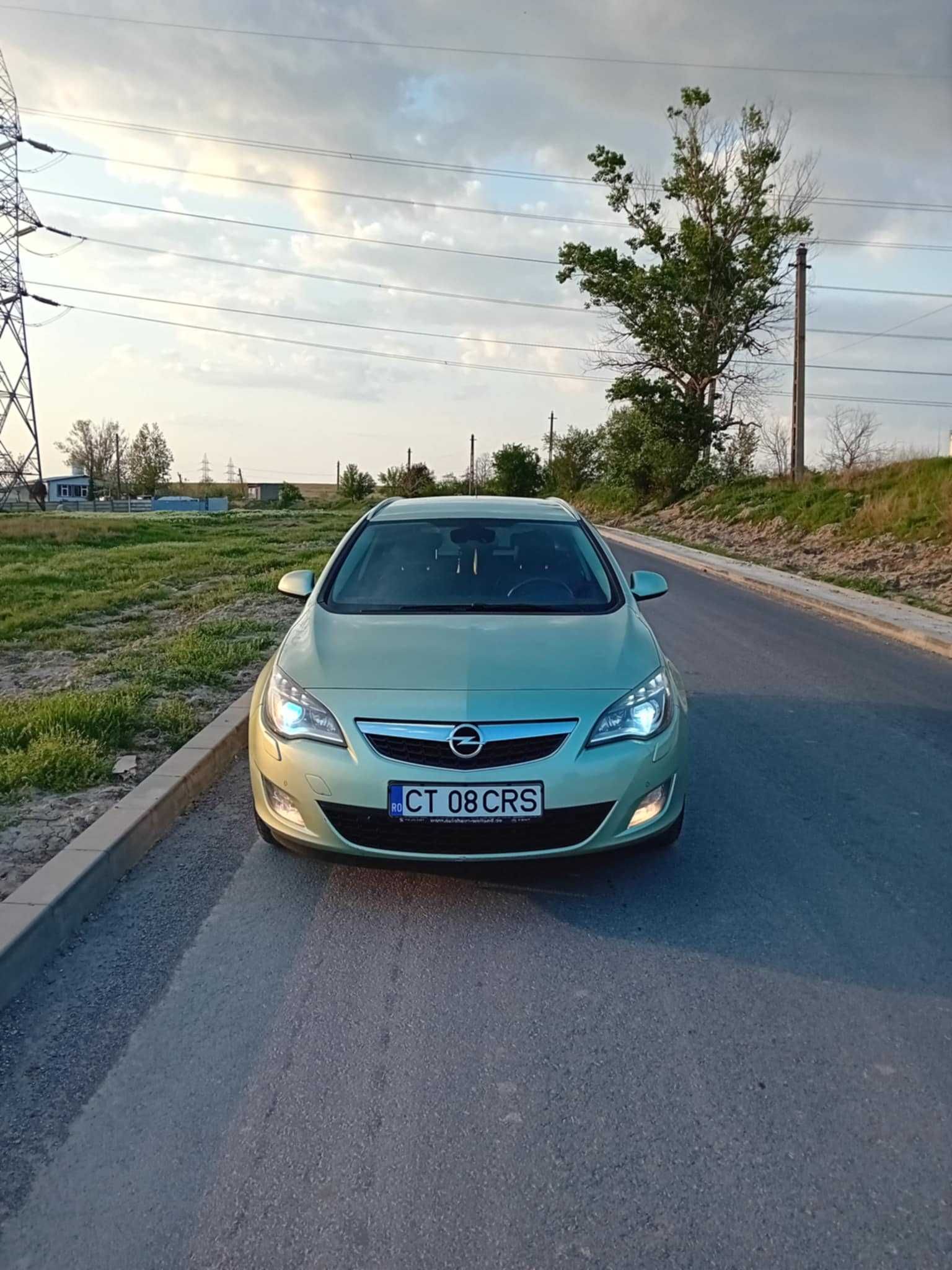 Opel astra j 2011