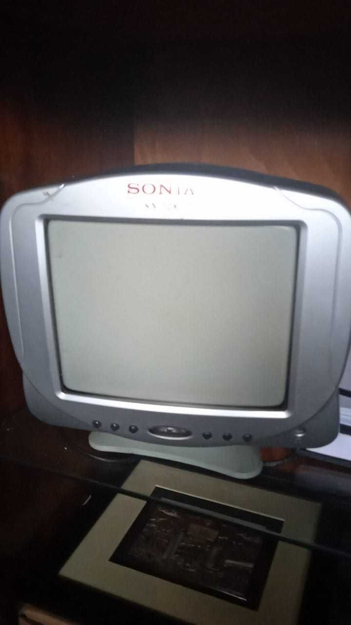 Продам маленький черно-белый телевизор,б/у, в рабочем состоянии