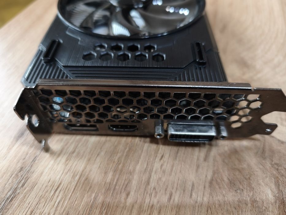 Гейминг видеокарта Geforce RTX 3050 8GB