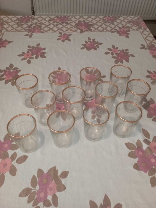 Стъклени чаши от времето на СОЦ-а