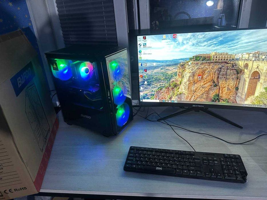 Игровой кейс с монитором 27 -165HZ / RX 580 4gb / 16 GB DDR4 /512gb m2