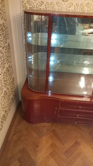 Vand vitrina superba din lemn de cires