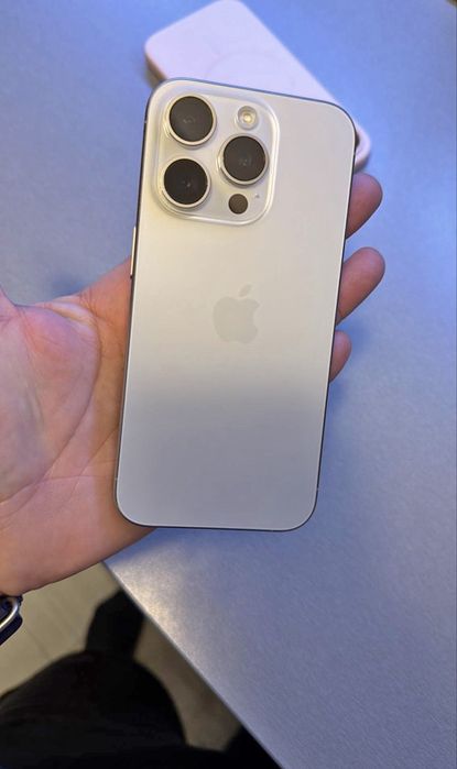 iphone 15 pro gri titanium