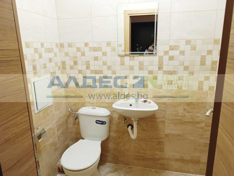 Дава се под наем Офис в София, Център - 220 кв.м за 1400 € - Снимка #9