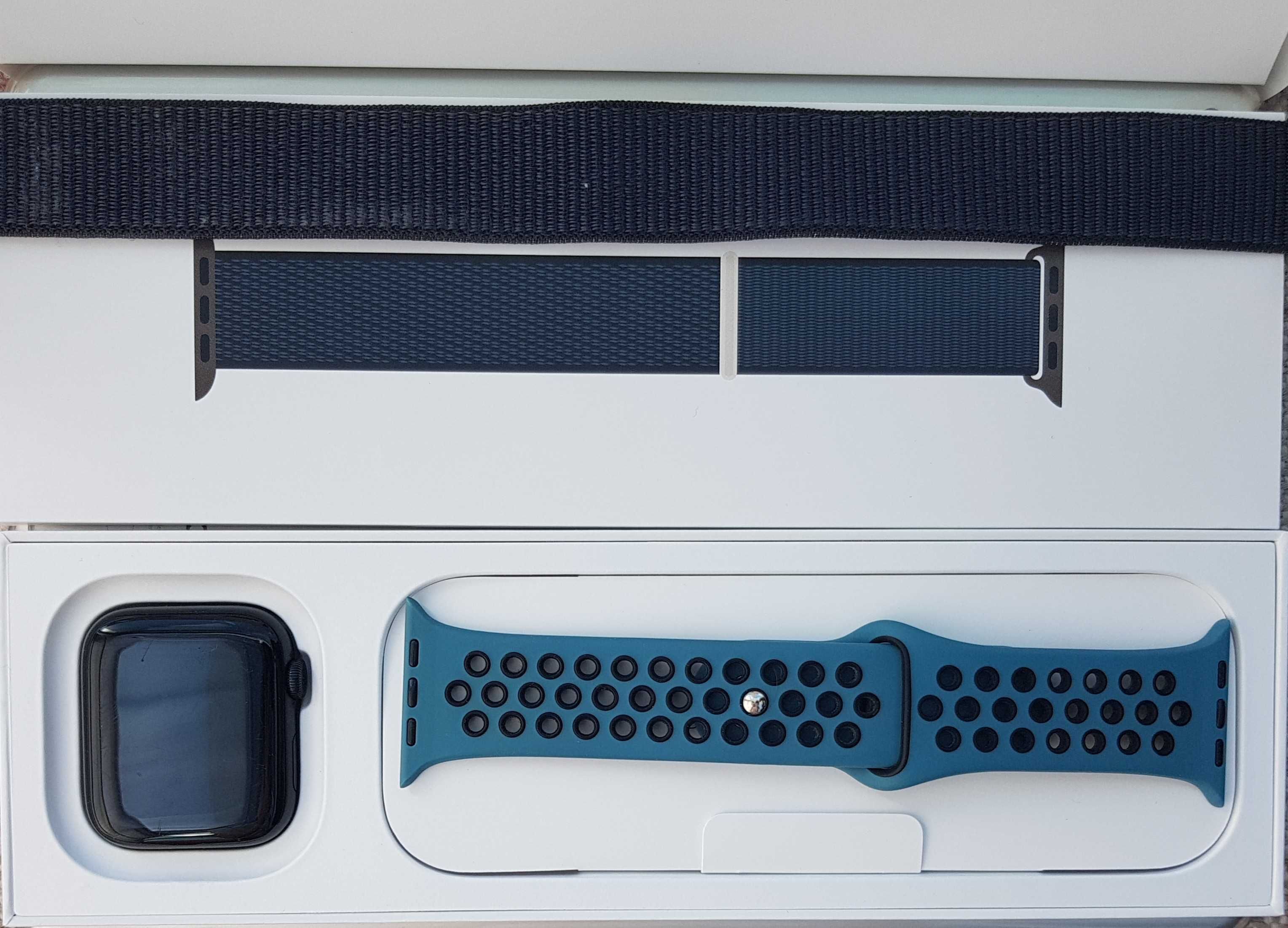 Apple Watch SE (2023), 44mm, Midnight Sport Loop GARANTIE