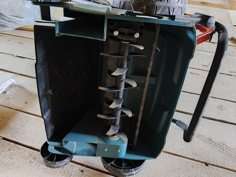 vand scarificator makita uv3200 (DEFECT)