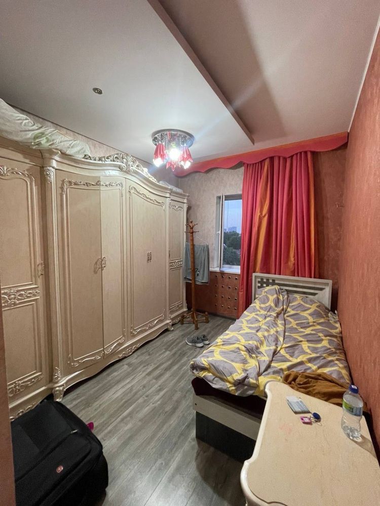 Oybek 4 xonalik kvartira 4/7/9. Evro remont 100m2 balkon 2/6