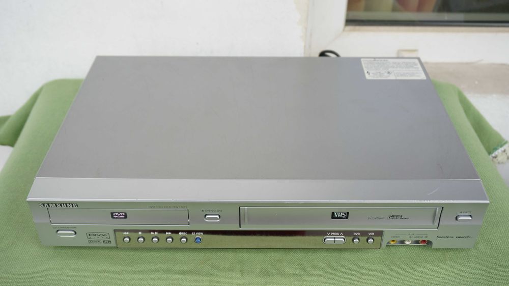 Video recorder VHS combo cu DVD player Samasung SV-DVD640  DEFECT