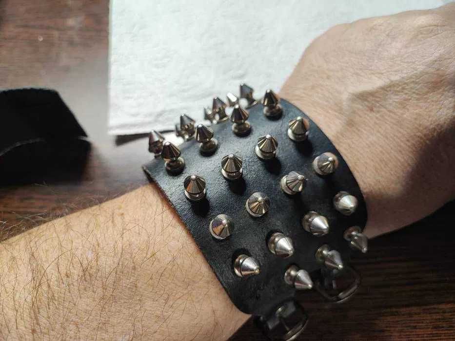 Lot vintage de diferite obiecte pentru bikeri si rockeri