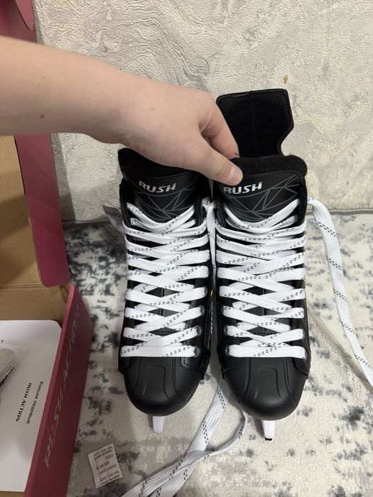 Продам коньки новые  rush action