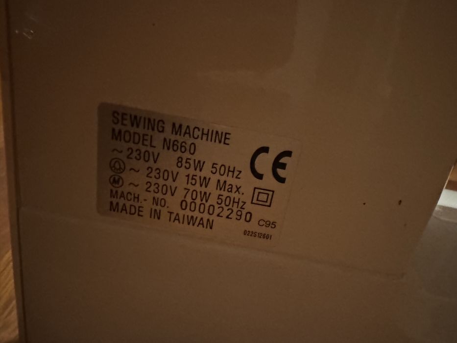 Masina de cusut queen n660