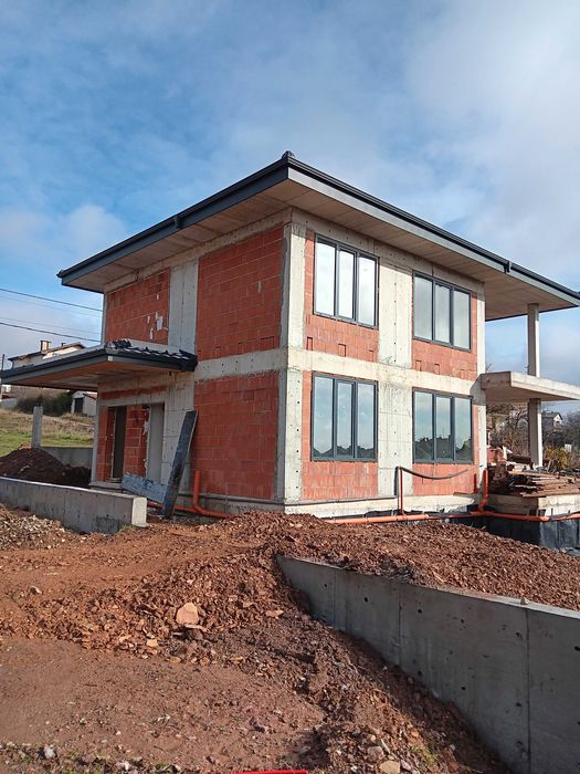 Нова къща .Високо качество на изпълнение