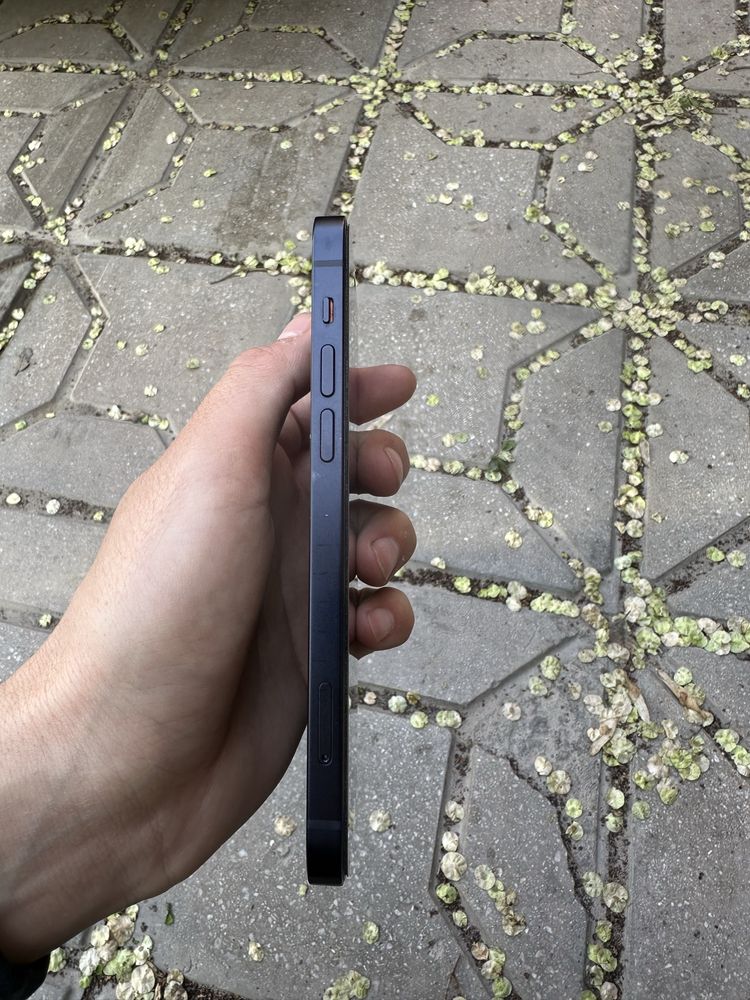 Айфон 12black. 128gb.