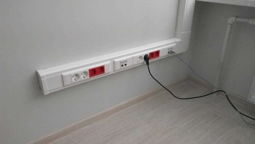 Кабель-канал 100х60 "ПРАЙМЕР" парапетный(для розеток)