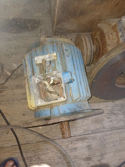 Продам электродвигатель