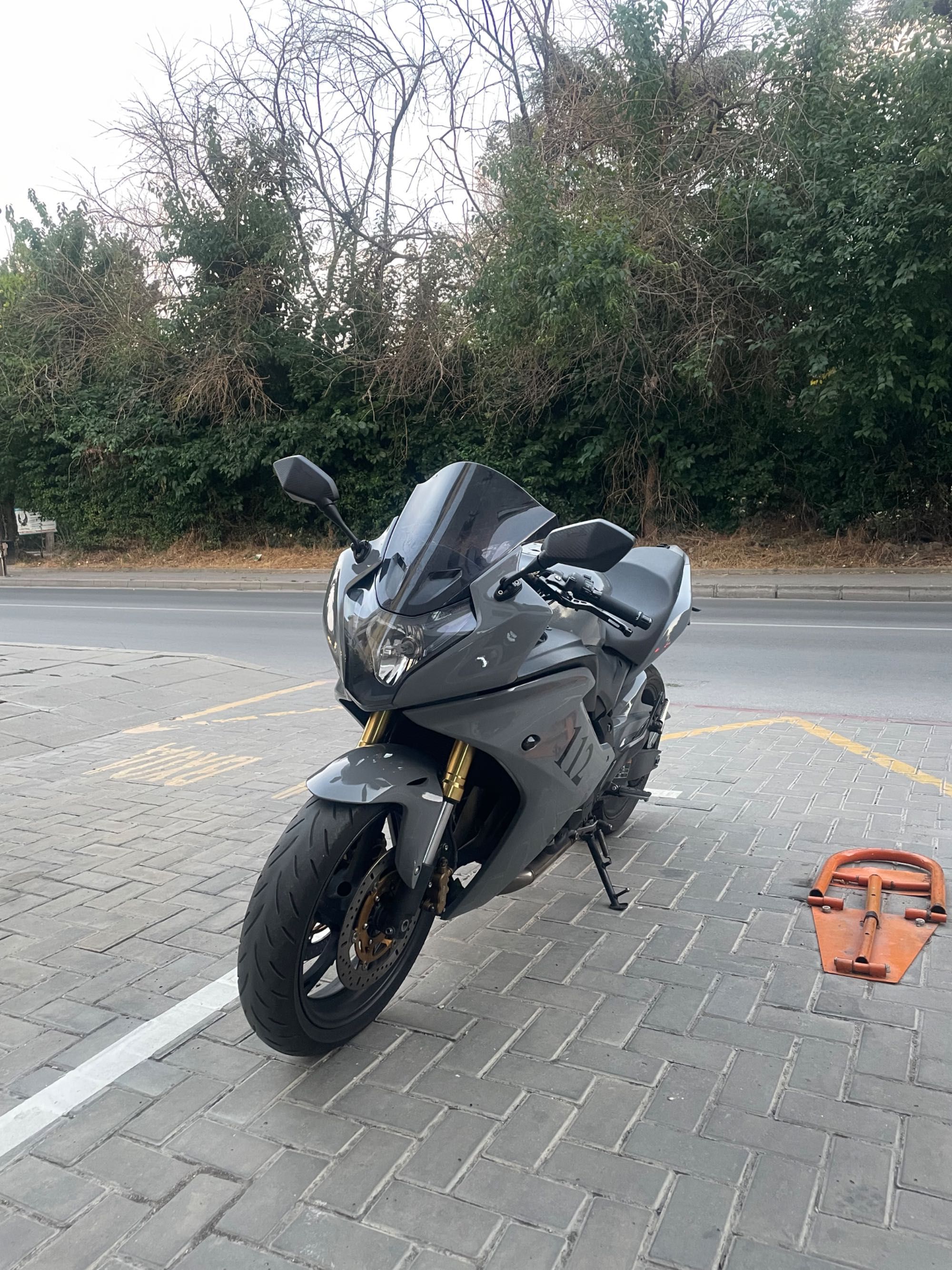 Honda CBR Nardo Grey
