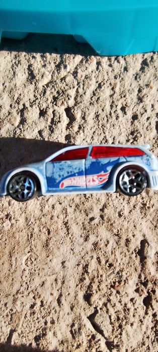 Автомивка Hot Wheels -Mattel автомобил, който сменя цвета