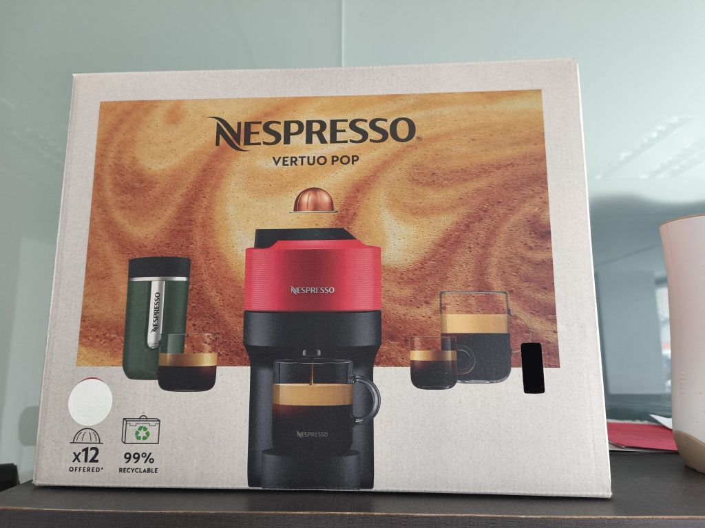 Продавам кафемашина Nespresso с капсули