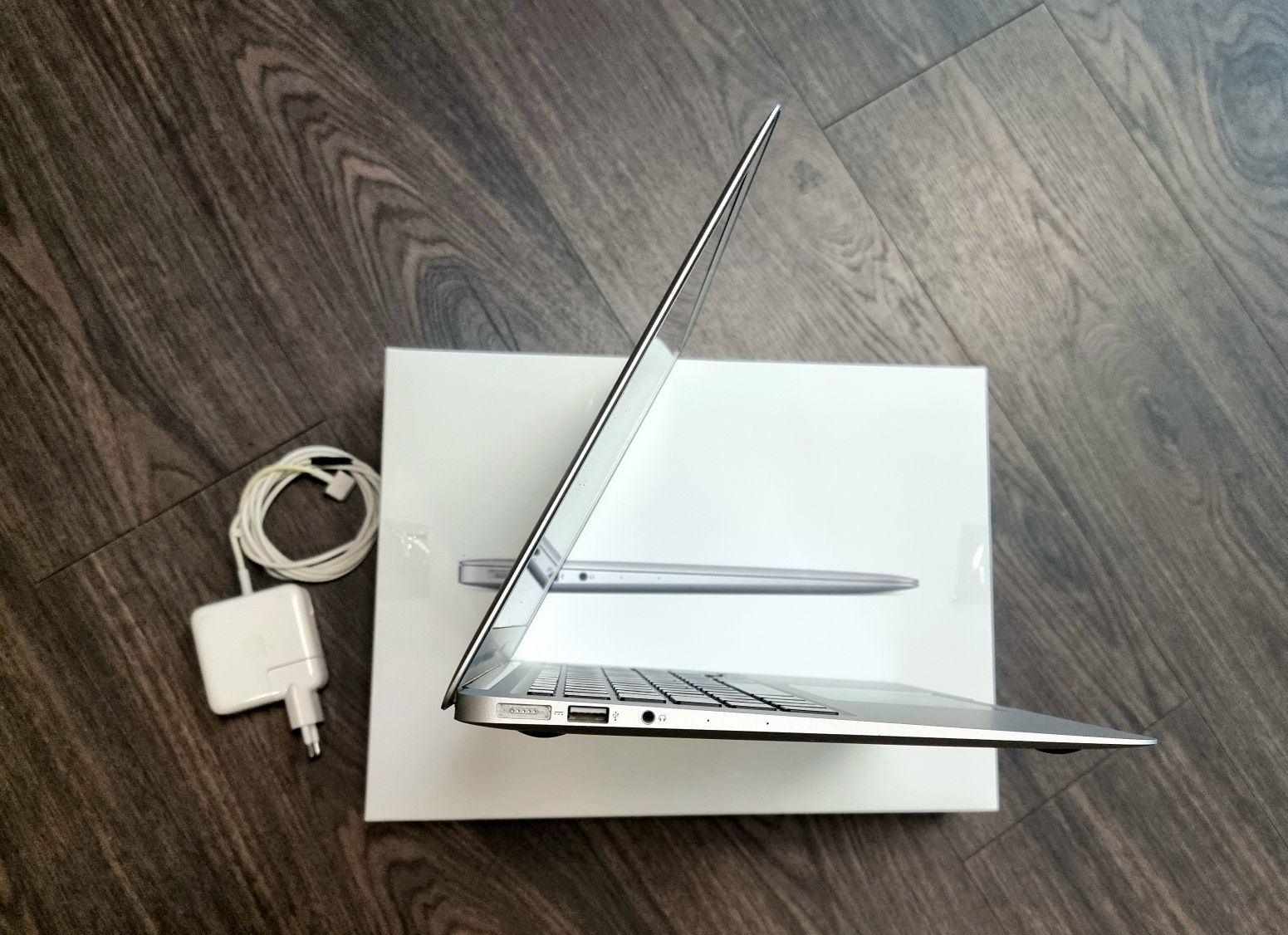 Amanet F28: Laptop Macbook Air 13 2017 (P)
