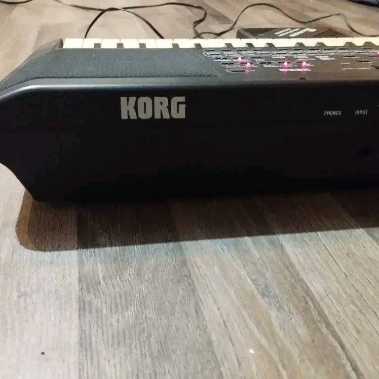 Продавам Korg microarranger