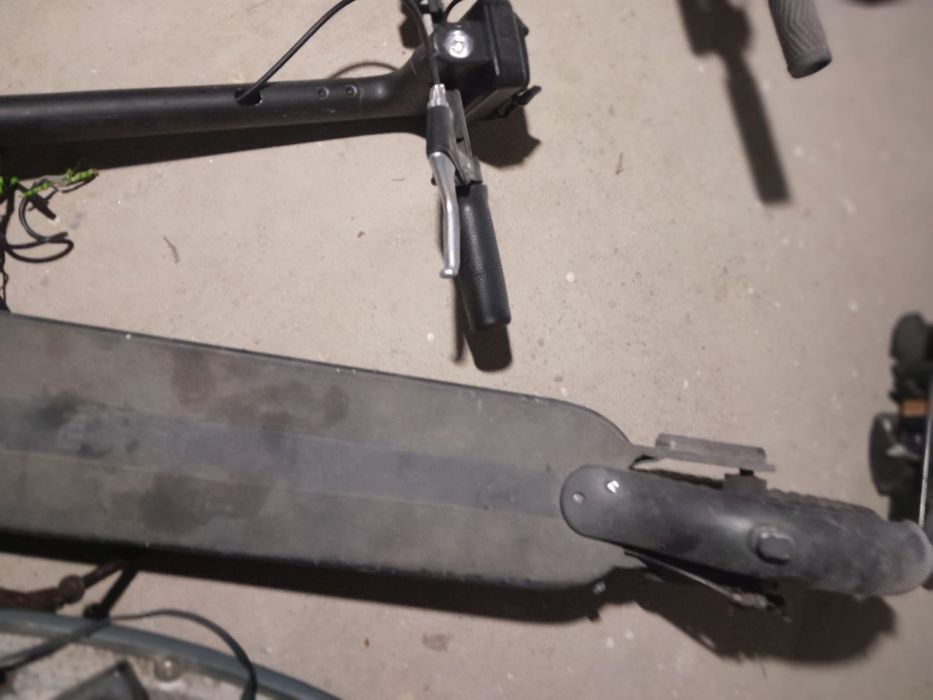 Vând piese trotineta electrică