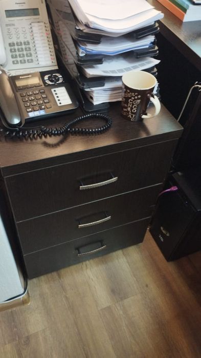 Офисный мебель Срочно продам