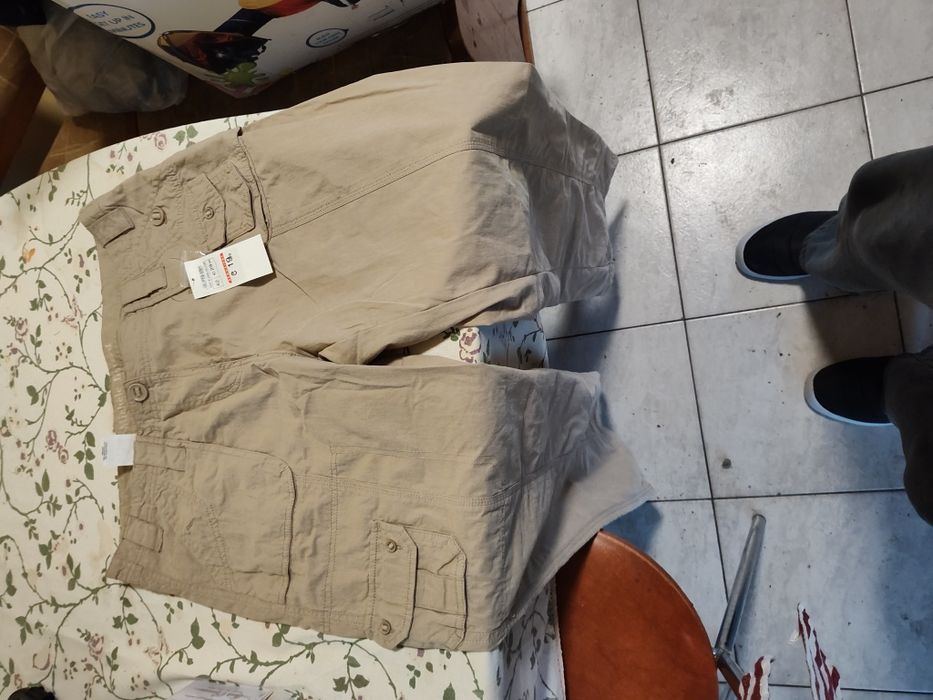 Pantaloni Noi din imagine