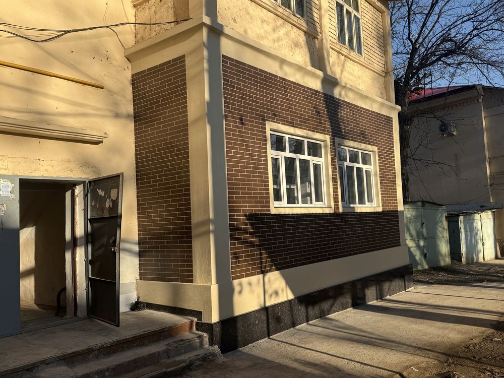 Продаю 3 х комнатную квартиру с новым ремонтом на первом этаже