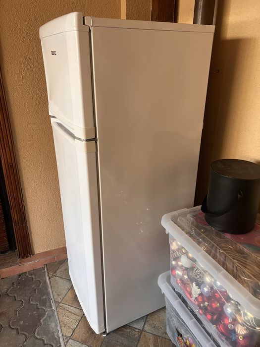 Frigider Beko cu 2 usi , 228 l , 145cm, alb