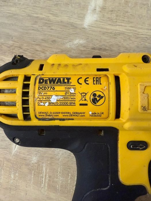 Masina de gaurit si insurubat DeWalt, DCD776
