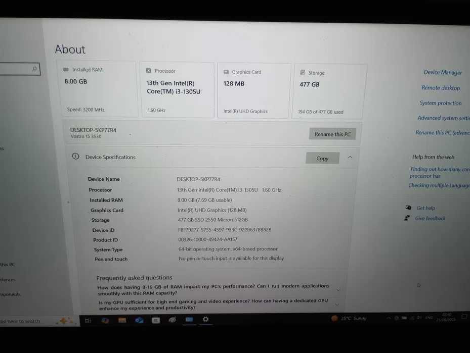 Лаптоп Dell Vostro 3530