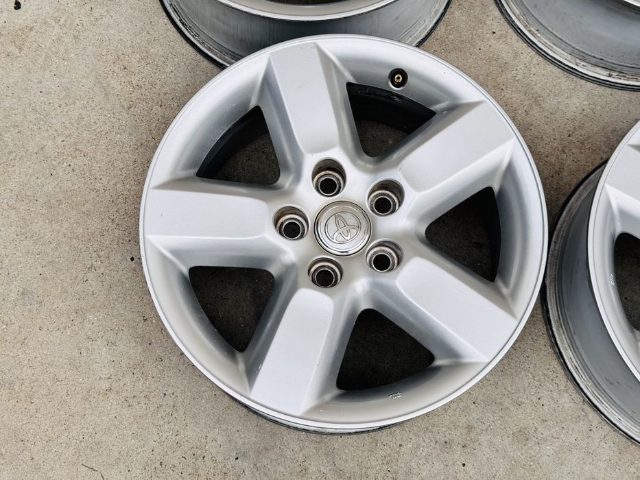 4бр ал Toyota Rav 4 16цола оригинални