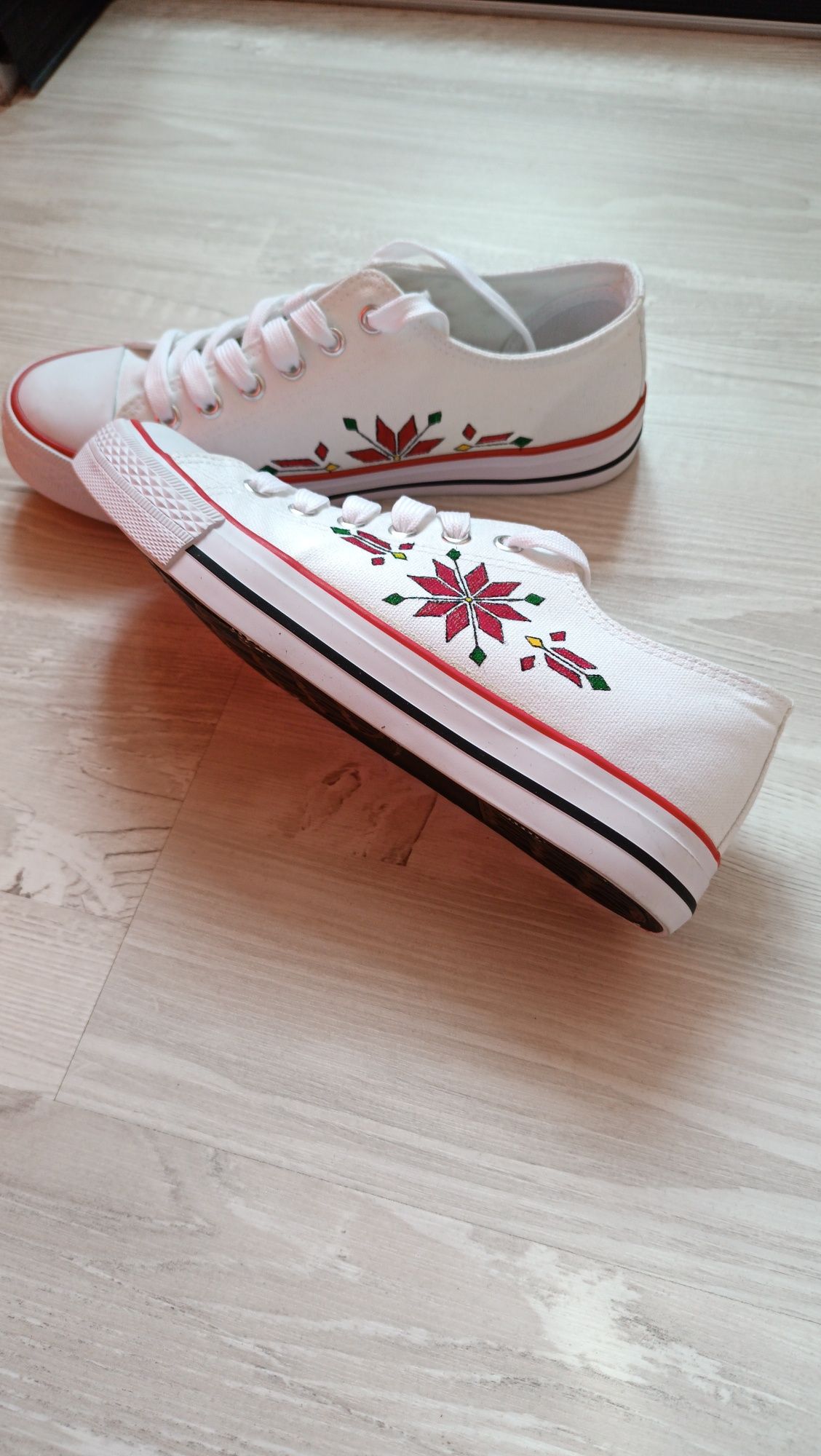 Рисуване на кецове с шевици