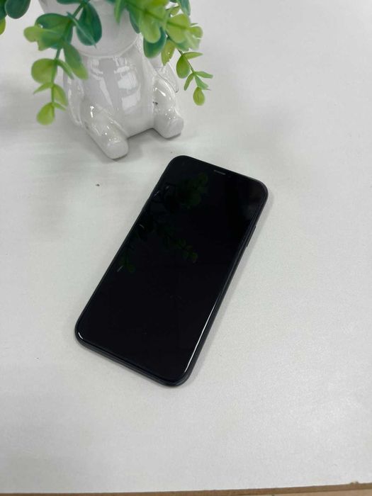 Продавам Iphone XR 128GB