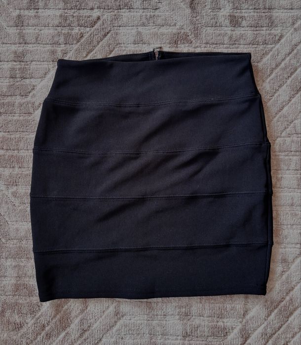 Еластична пола С размер