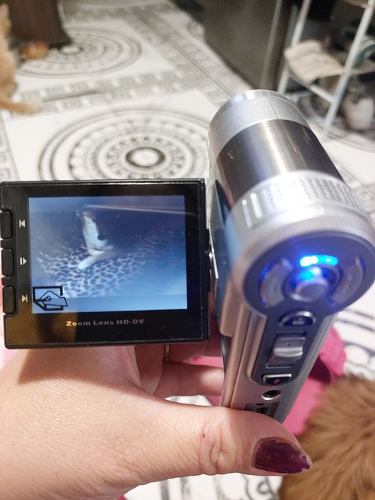 Vând camera HD  -dv 1080p aiptek