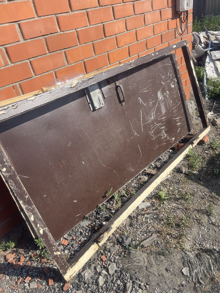 Продам дверь железную
