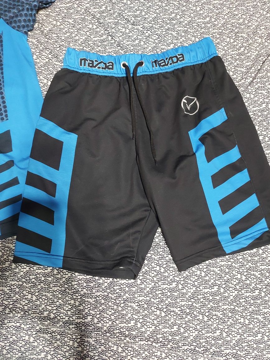 Мъжки спортен комплект къси панталони с тениска Mazda. НОВ. Размер L.