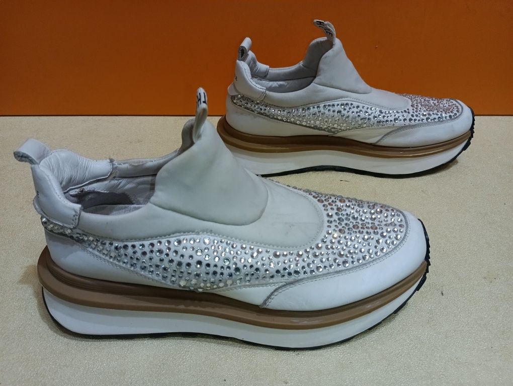 Kenneth Cole сникърси N 38 - 35 лв