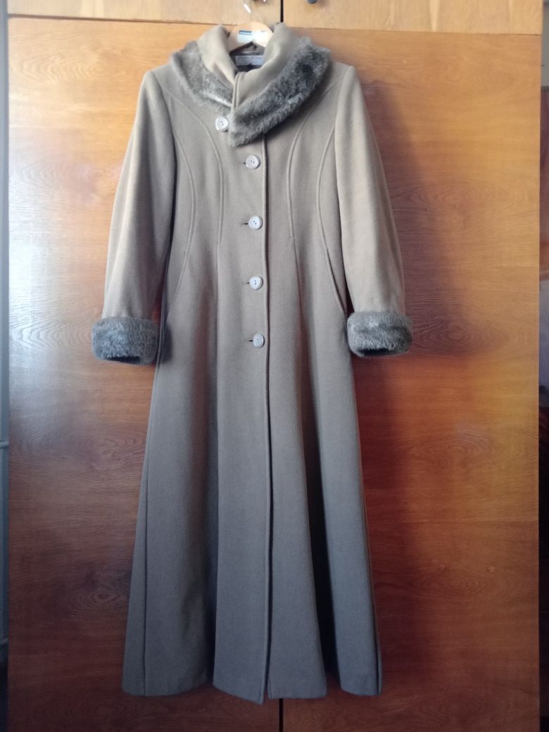Palton de dama, lung, cu blanita, culoare bej, 80% lana, 20% poliamida