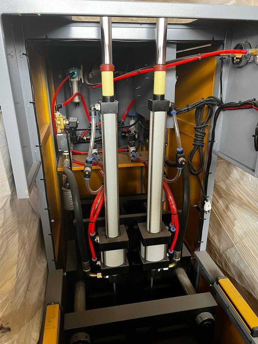 DIANYA Baklashka shishiradigan stanok 0,1-3L /Выдувной аппарат для ПЭТ