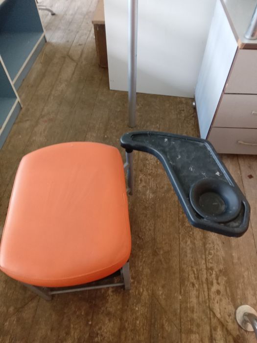 Помощен стол за педекюр