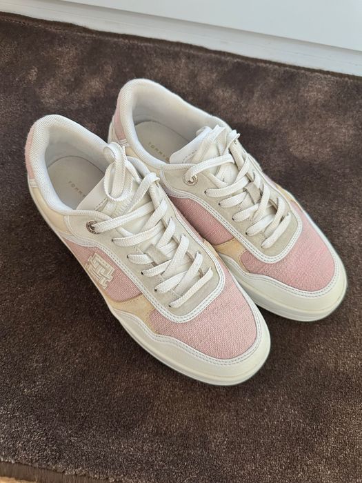 Tommy Hilfiger сникърси